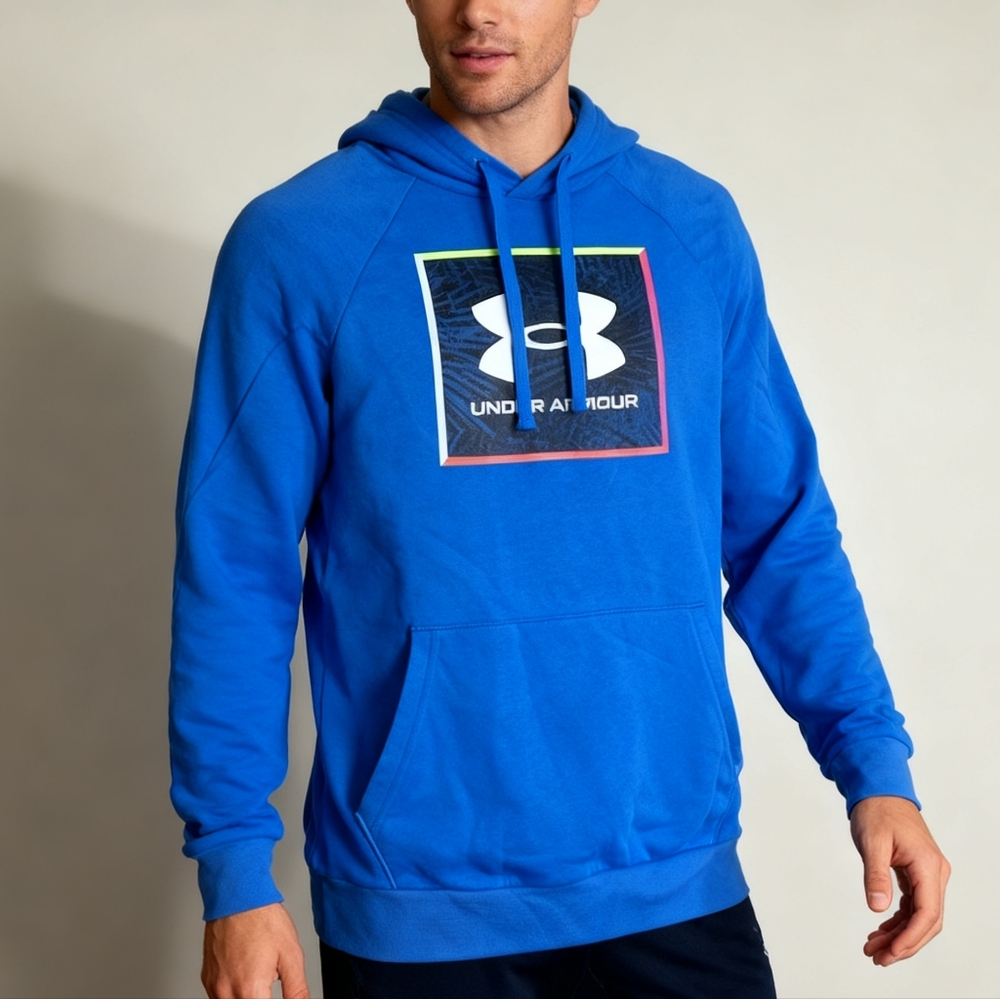 Under Armour Size M Men's Bright Blue Sweater